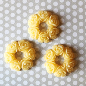 Пластиковий кабошон Вінок з троянд жовтий, розмір 30 мм, 1 шт