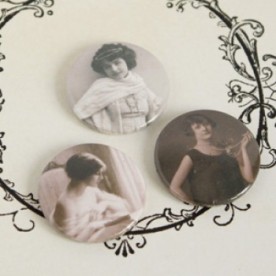 Набор значков-фишек Леди 2, 3 шт