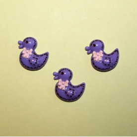 Пластиковое украшение "Утенок" фиолетового цвета, 20х18х4 мм, 1 шт