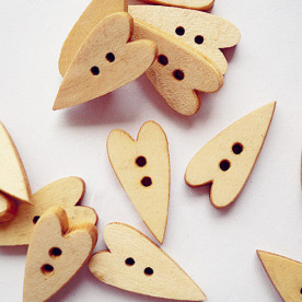 Дерев'яний гудзик у формі серця, 21х11 мм, 1 шт