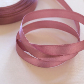 Атласна стрічка попелясто-рожевого кольору, довжина 90 см, ширина 10 мм