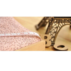 Ткань для рукоделия хлопок "Веточки на розовом фоне" 70х50 см