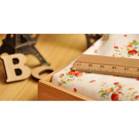 Тканина для рукоділля хлопок "Суниця на білому тлі" 70х50 см