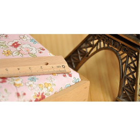 Тканина для рукоділля хлопок "Квіти на рожевому тлі" 70х50 см