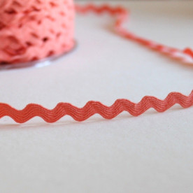 Тасьма Зіг-заг персикового кольору, ширина 5 мм, довжина 90 см