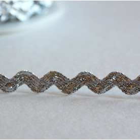 Тесьма Зиг-заг серебрянного цвета, ширина 5 мм, длина 90 см