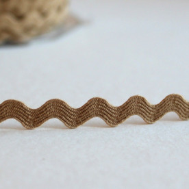 Тесьма Зиг-заг цвета капучино, ширина 5 мм, длина 90 см