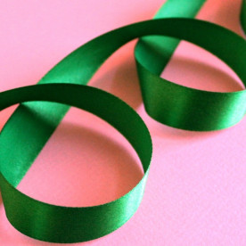 Атласная лента зеленого цвета, длина 90 см, ширина 20 мм