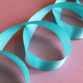 Атласна стрічка блакитного кольору, довжина 90 см, ширина 20 мм