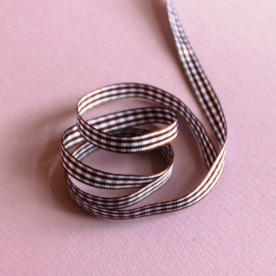 Стрічка в коричневу клітинку, ширина 10 мм, довжина 90 см