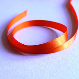Стрічка помаранчевого кольору, ширина 10 мм, довжина 90 см