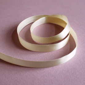 Стрічка молочного кольору, ширина 10 мм, довжина 90 см