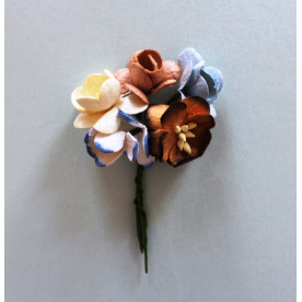 Набор  декоративных цветков вишни в разных тонах коричнево-синего цвета 5 шт. 