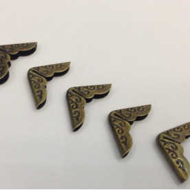 Куточки металеві для альбомів, колір состаренная латунь, 15х2 мм, 4 шт.