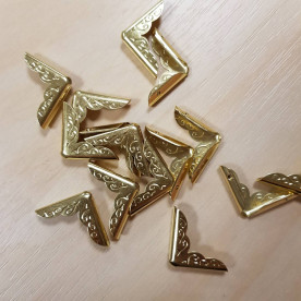 Уголки для альбомов, цвет золото, 23х23х6 мм, 4 шт.