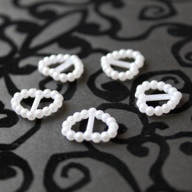 Набір білих перламутрових сердечок-пряжок 15х16 мм, 5 шт.