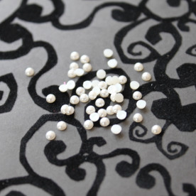 Набор половинок белых жемчужин 3 мм, 50 шт.