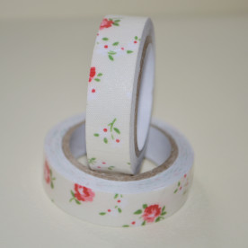 Лента тканевая на клеевой основе, весенние цветы красный на белом фоне, 15 мм, 4 м