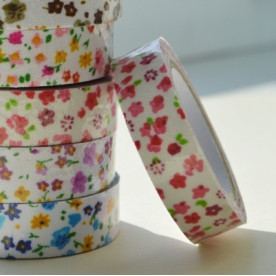 Стрічка тканинна на клейовий основі, яскраво рожеві квіти, 15 мм, 4 м