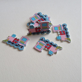 Деревянная пуговица Паровоз розовый, 32х20 мм
