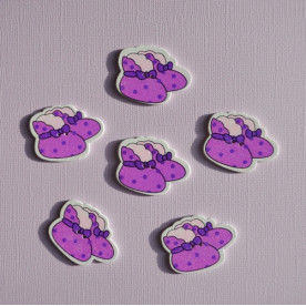 Дерев'яна гудзик Пінетки фіолетові, 1 шт., 34х26 мм