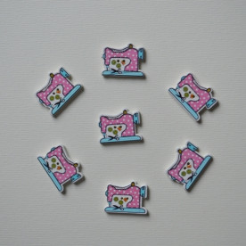 Дерев'яна гудзик Швейна машинка рожева, 20х26 мм., 1 шт