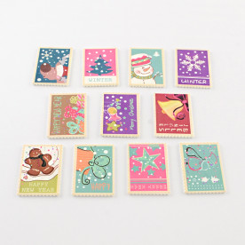 Набор разноцветных деревянных украшений Новогодние марки 40х28 мм, 10 шт.