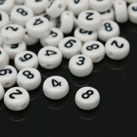 Набір намистин Цифри, білий, 7 мм, 90-100 шт