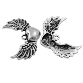 Металлическая подвеска "На крыльях любви" 29х37 мм, 1 шт.