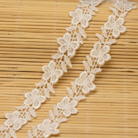 Фігурна стрічка з квітами, кремова, 20 мм, 90 см