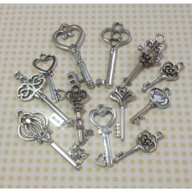 Набір підвісок античне срібло, 13 шт, розмір від 2,5 см до 5 см 