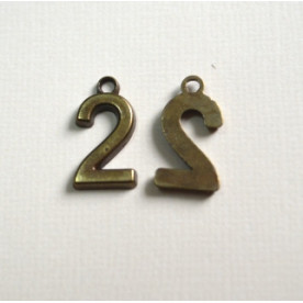 Металлическая подвеска цифра "2", 18*10 мм , 1 шт, античная бронза
