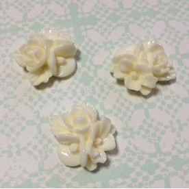 Кабошон Букетик квітів, слонова кістка, 1 шт, розмір 16 мм