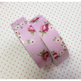 Стрічка тканинна на клейовий основі, квіти на бузковому тлі, 15 мм, 4 м