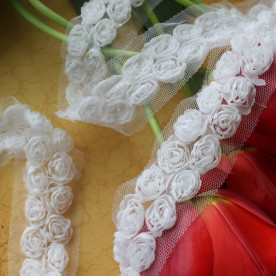 Стрічка шифонова, 2 квітки, ширина 35 мм, 90 см, колір білий