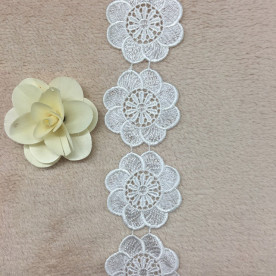 Мереживний квітка, 1 штука, 65 мм, колір молочний