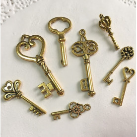Набор металлических подвесок Ключики, 8 шт , цвет золото