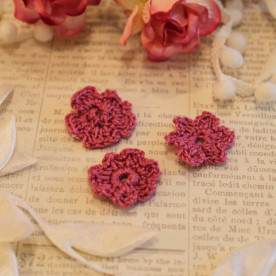 В'язані квіти 3 шт, маджента, 2-3 см