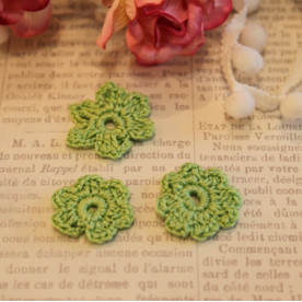 В'язані квіти 3 шт, зелений, 2-3 см