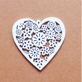 Дерев'яний різьблений сердечко білого кольору, розмір 40х40 мм, 1 шт.