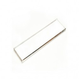 Акриловий блок розміром 150х50х8 мм.