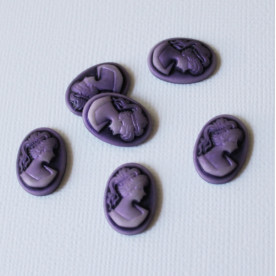 Кабошон-камея Lady's Portrait фиолетовая, 13х18 мм.