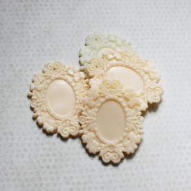Прикраса Рамочка, 38х49 мм, кремовий матовий