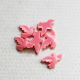 Кабошон Голубки, 13х20 мм, ярко-розовый, 1 шт.