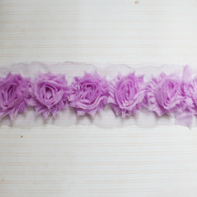 Лента с фигурными цветами, ширина цветка - 6 см, длина 30 см, лавандовая