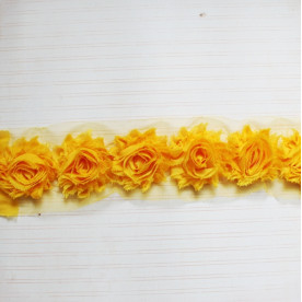 Лента с фигурными цветами, ширина цветка - 6 см, длина 30 см, желтая