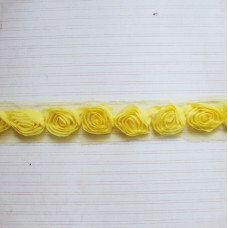 Лента с объемными розами, ширина цветка 4 см, длина 30 см,  желтая