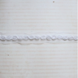 Стрічка з квітами, ширина квітки 2 см, довжина 30 см, білий