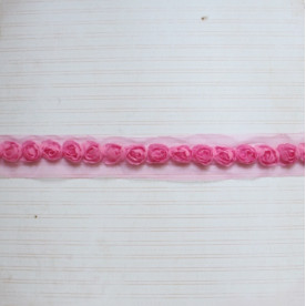 Лента с цветами, ширина цветка 2 см, длина 30 см, розовый