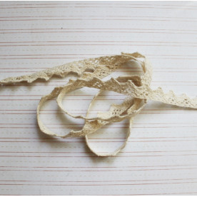 Бавовняне мереживо бежеве, ширина 11 мм, довжина 90 см.
